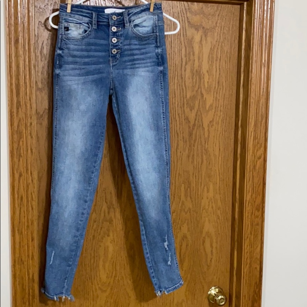 KanCan button fly, mid rise skinny jeans